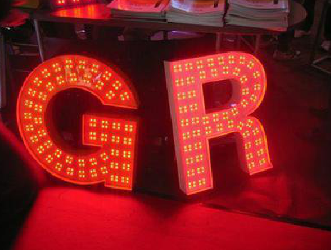 马山LED发光字有哪些优势？